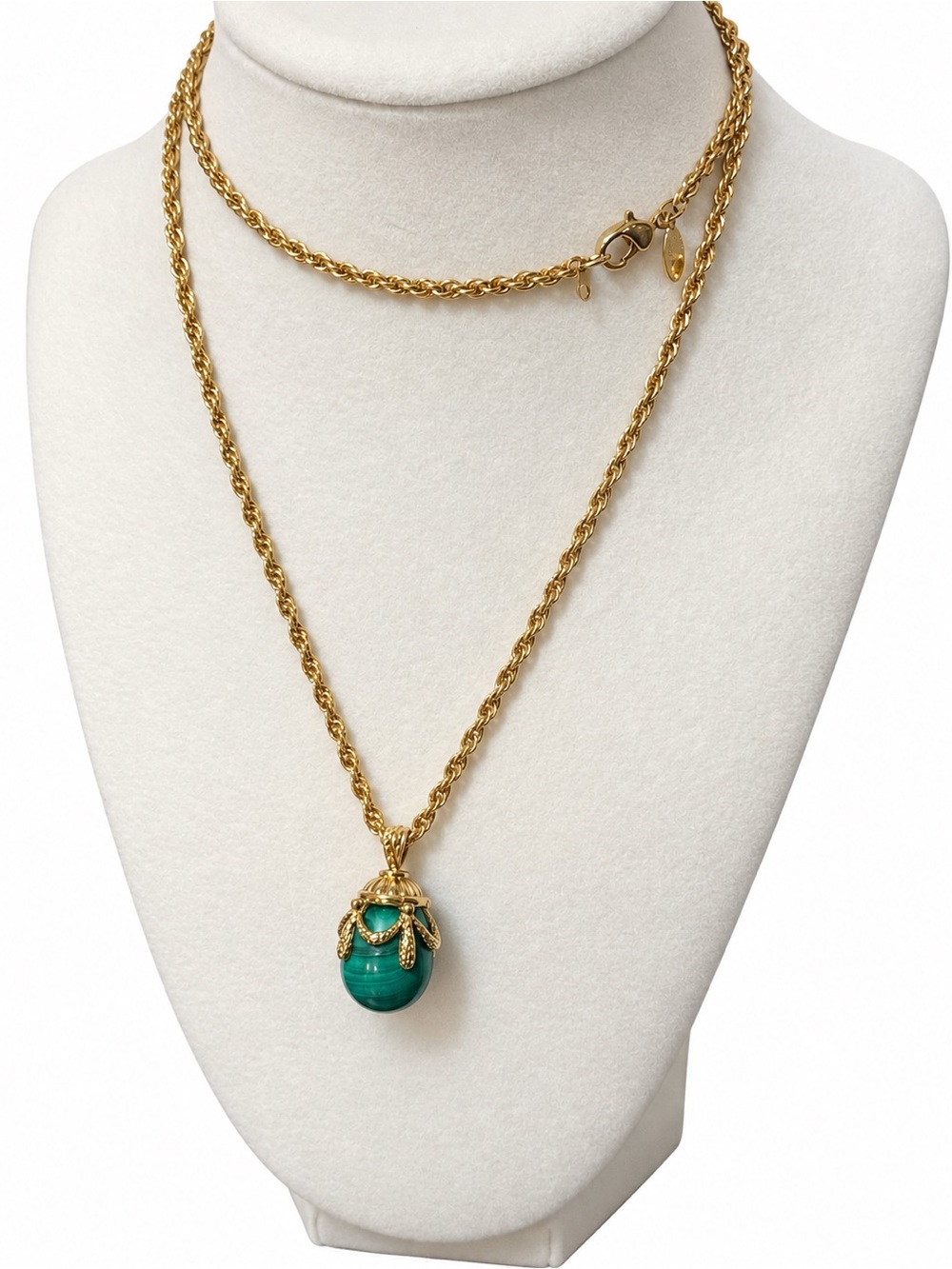 Vintage Joan Rivers Classic Collection Malachite Egg Pendant Necklace
